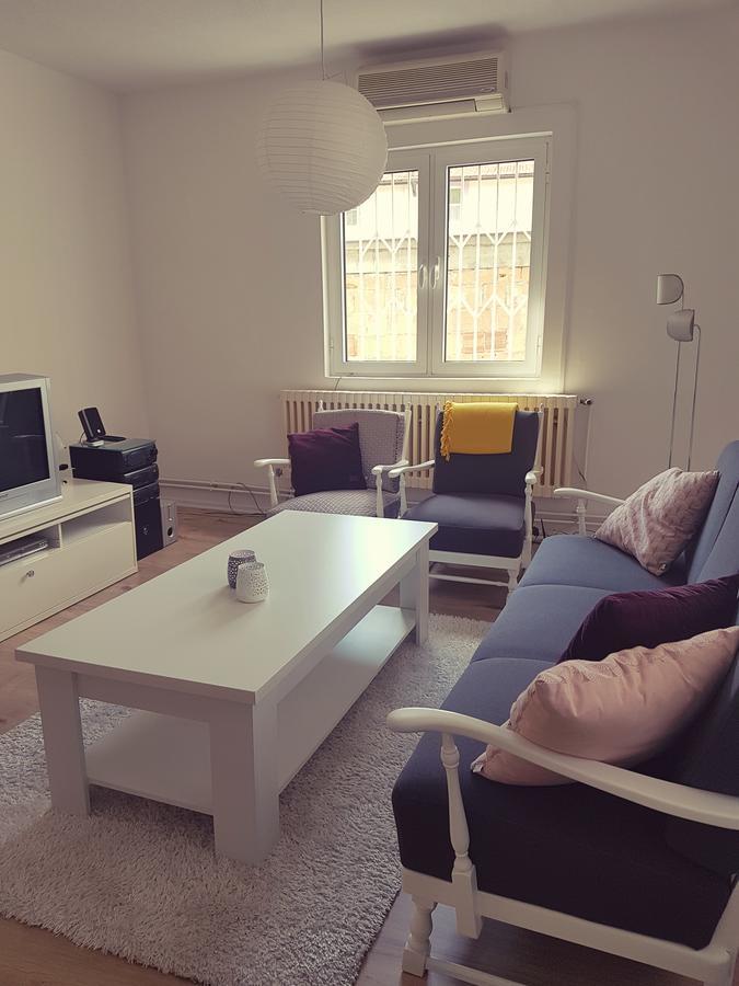 Cosy And Chic... Parking Included Apartman Szarajevó Kültér fotó