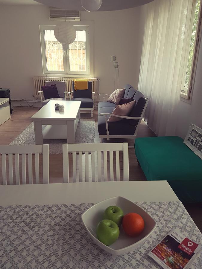 Cosy And Chic... Parking Included Apartman Szarajevó Kültér fotó